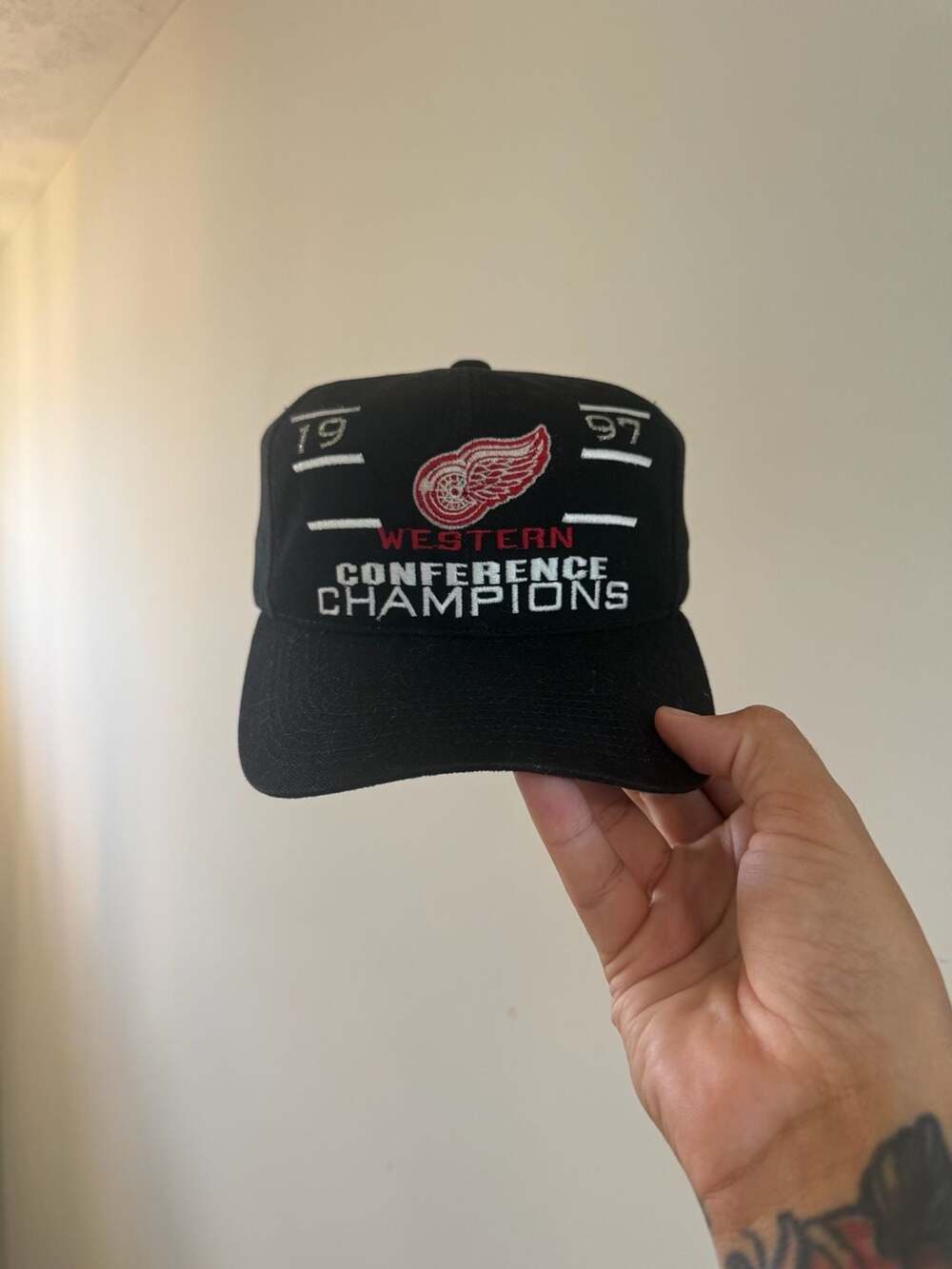 Vintage Sports Specialties Detroit Red Wings 1997 Western Conference Champions S